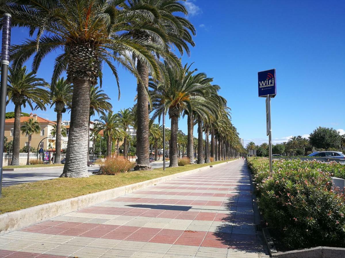 Apartment In Salou, Escaladei Екстериор снимка